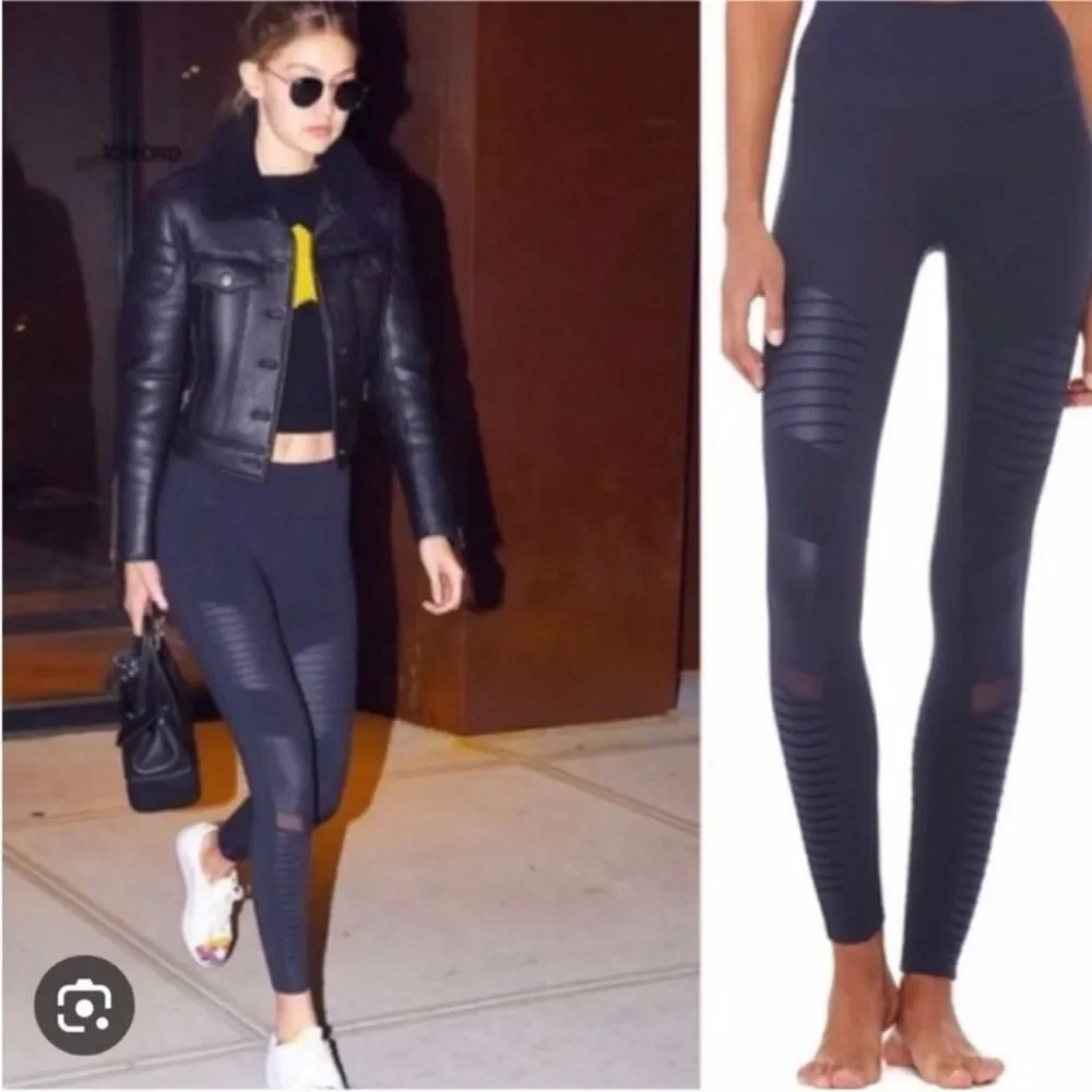 Alo Yoga Moto Leggings in Rich Navy Size XS